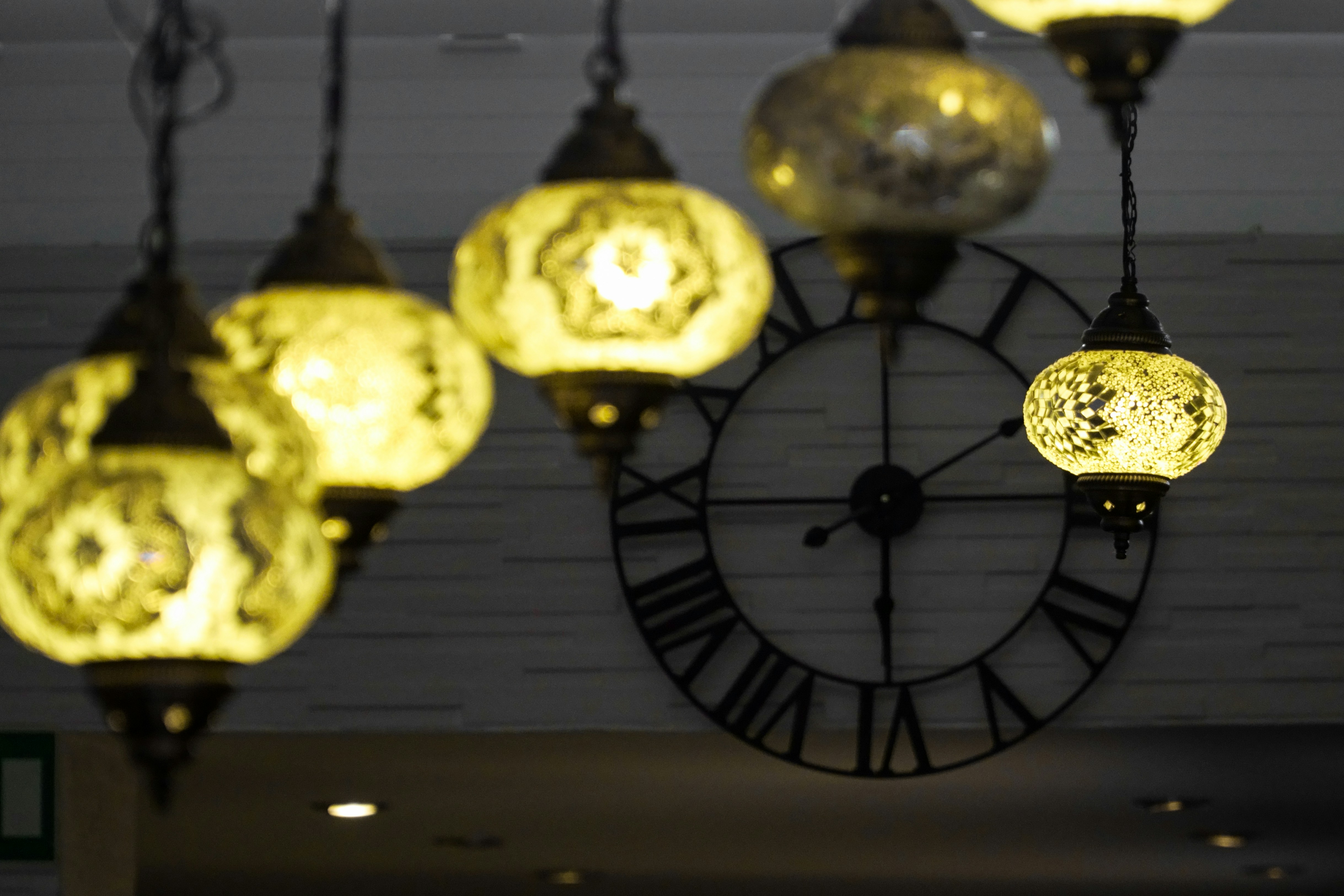 Hanging Lights Pictures Download Free Images On Unsplash