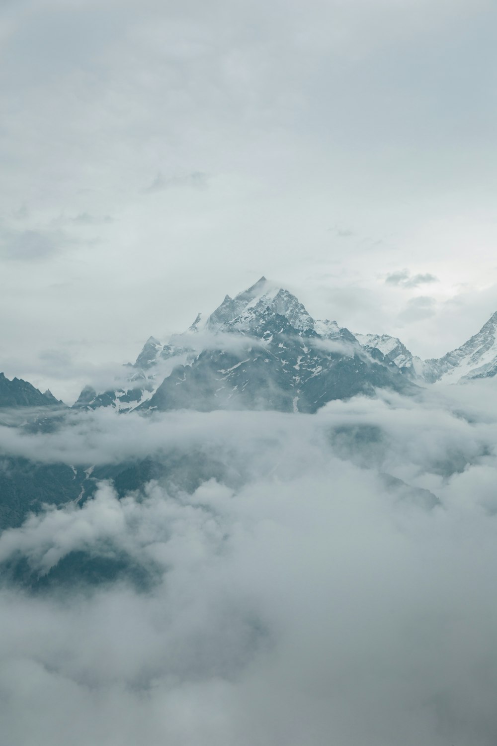 snow-capped mountain during daytime