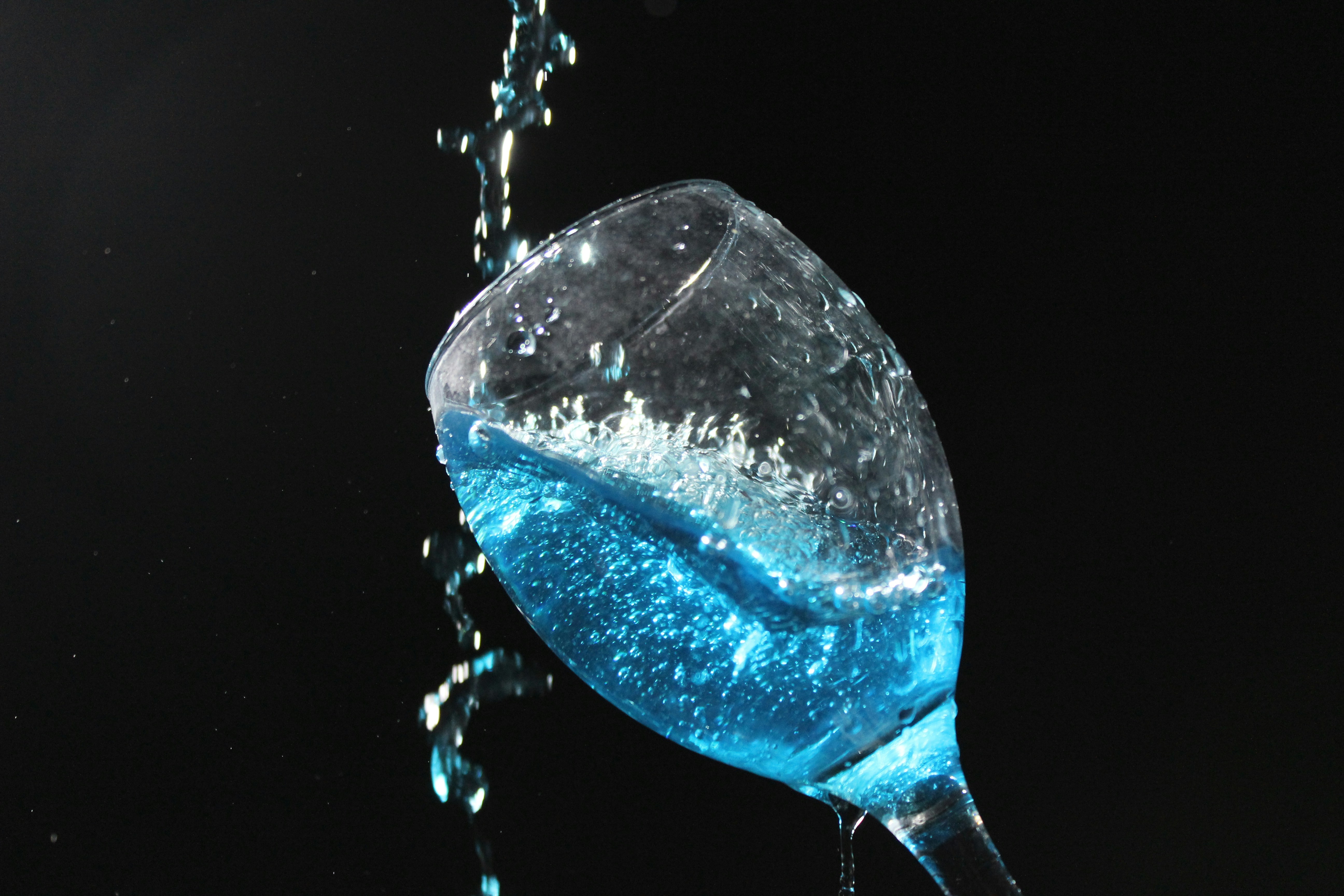 photo 1566301865591 4c40dfc997e6?crop=entropy&cs=tinysrgb&fit=max&fm=jpg&ixid=M3w1MjQ0NjR8MHwxfHNlYXJjaHw3fHxIeWRyYXRpb24lMjBibGFkZGVyfGVufDB8MHx8fDE3NTE0NjEwNzB8MA&ixlib=rb 4.1