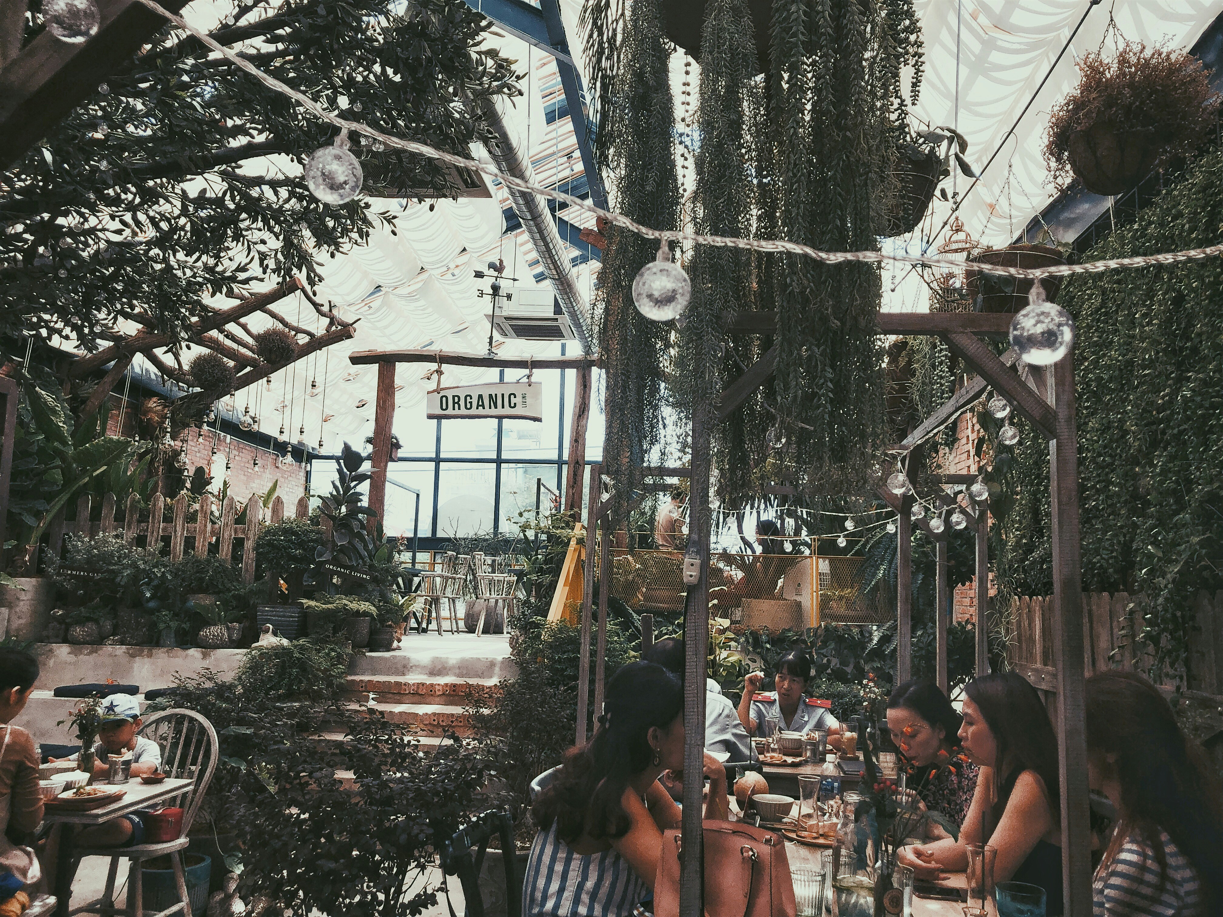 Échanges autour d'un café 