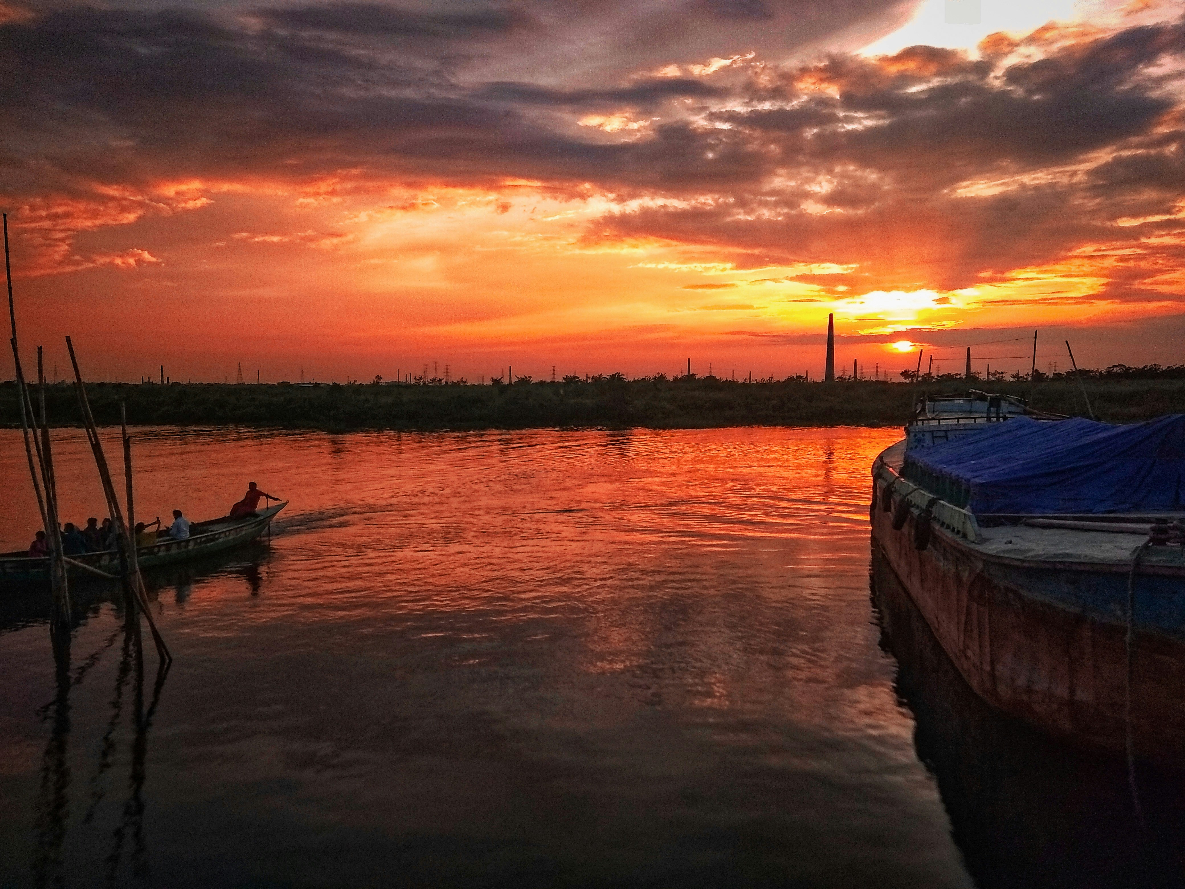 Photo by monirhasnan