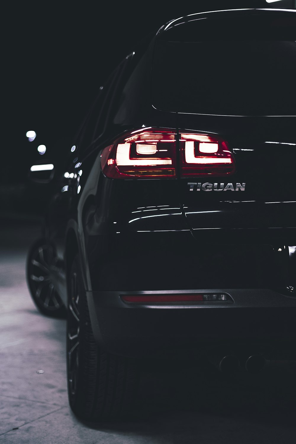 black Volkswagen Tiguan