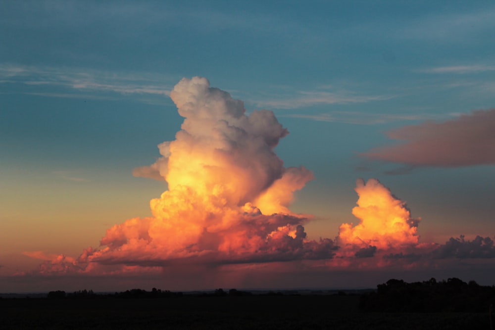 nuvens brancas