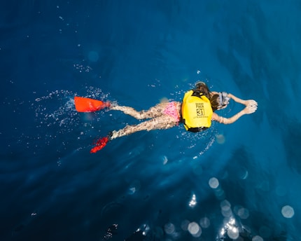 person snorkling in the sea