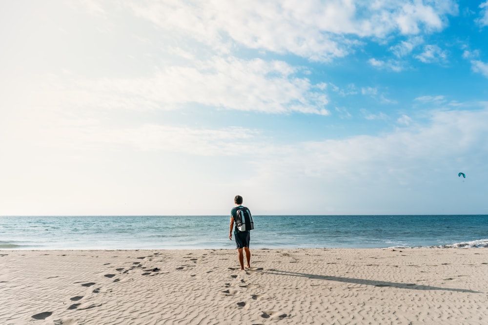 homme à la plage