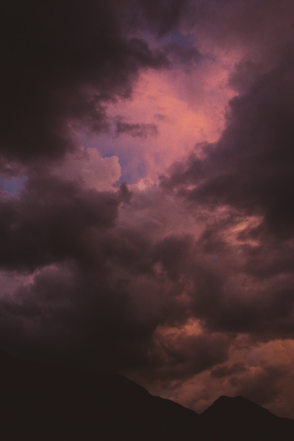 silhouette photo of gloomy sky