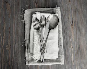 grey stainless steel cutlery set