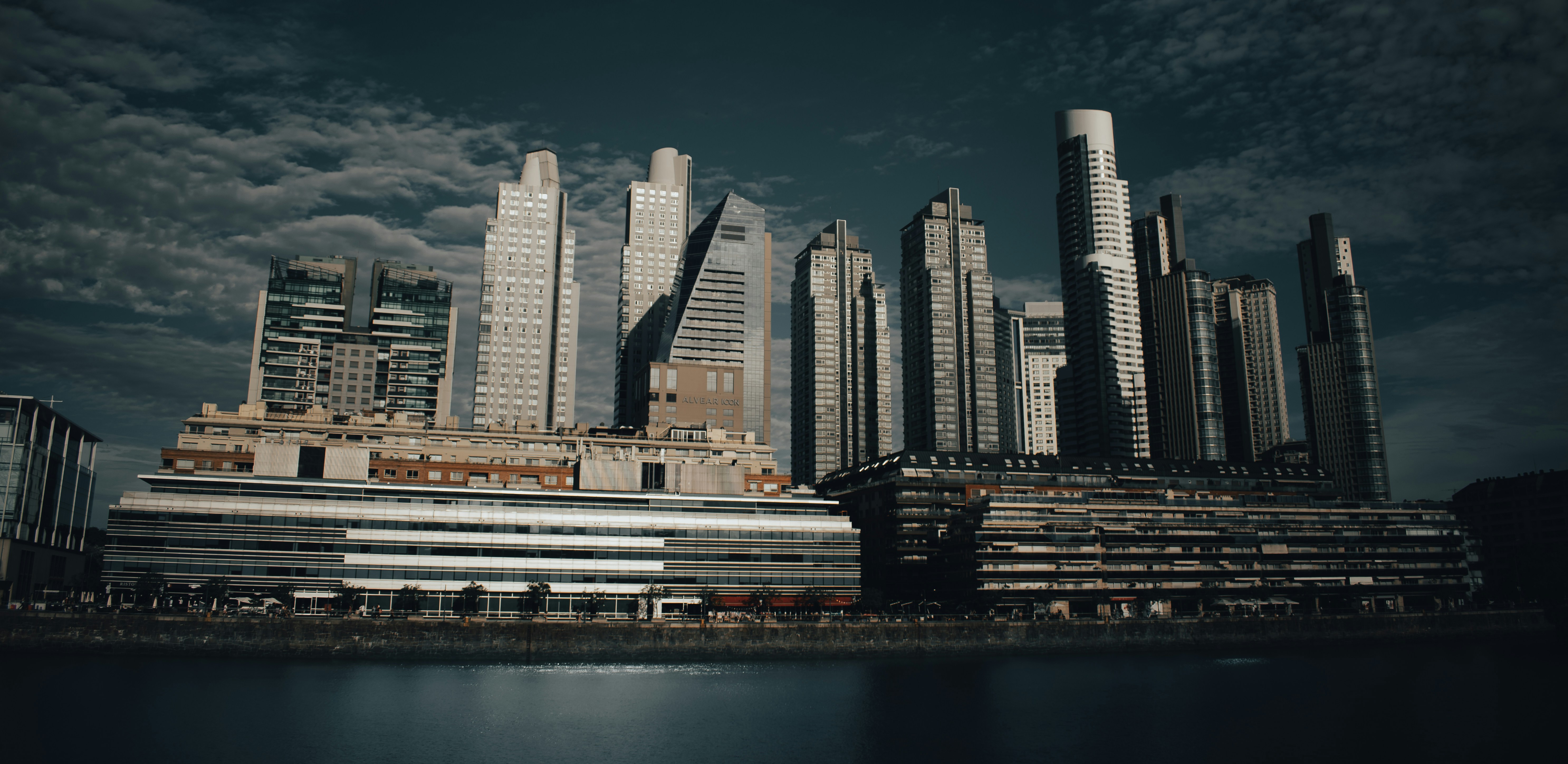 Photo by gasparzaldo