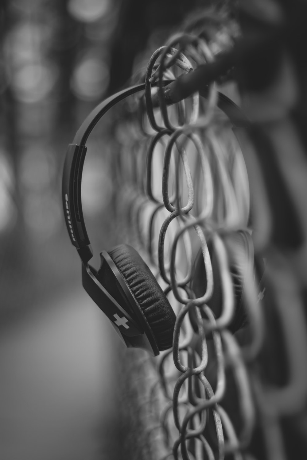black headphones close-up photography