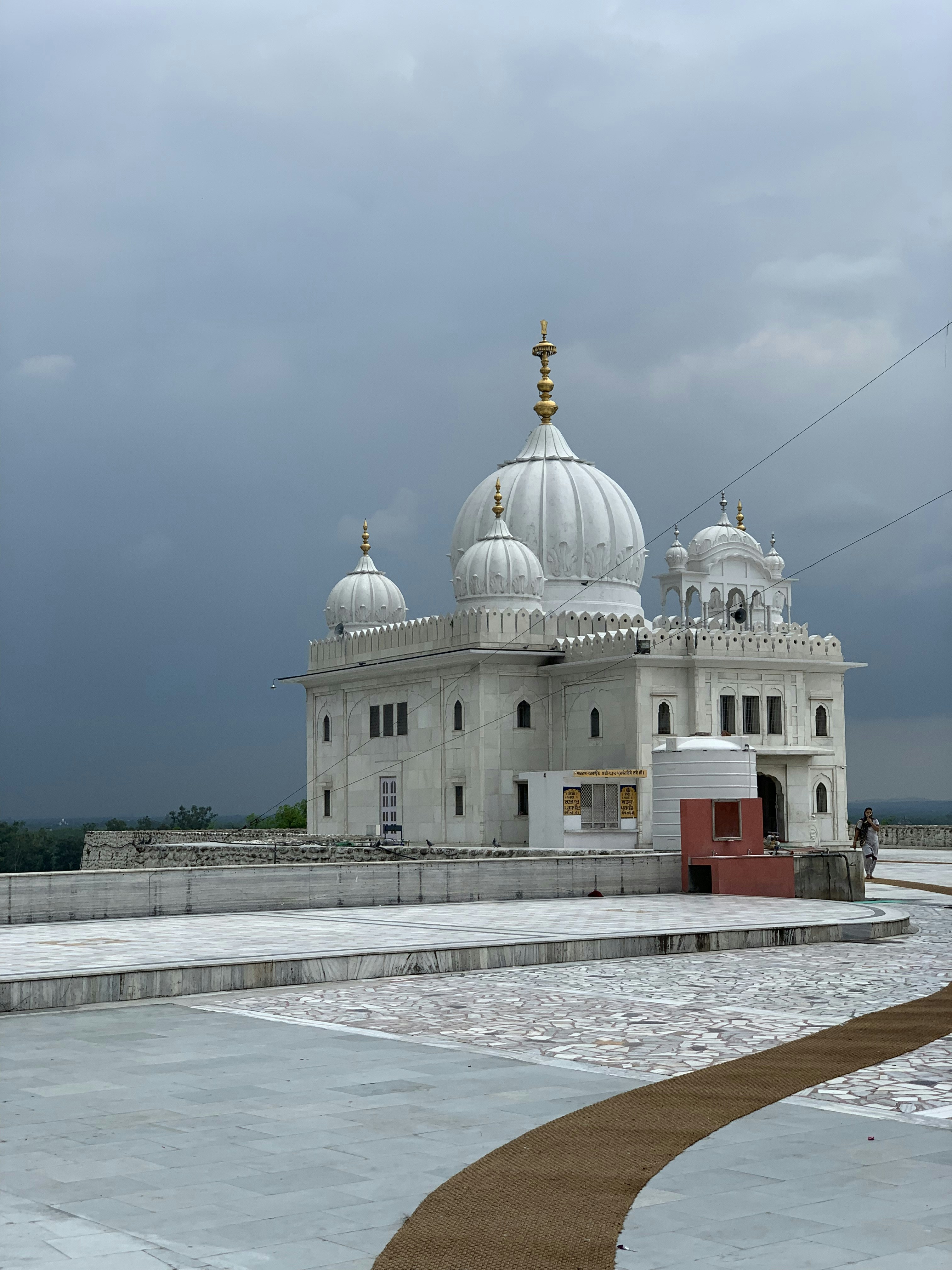 White concrete mosque at daytime photo – Free Grey Image on Unsplash