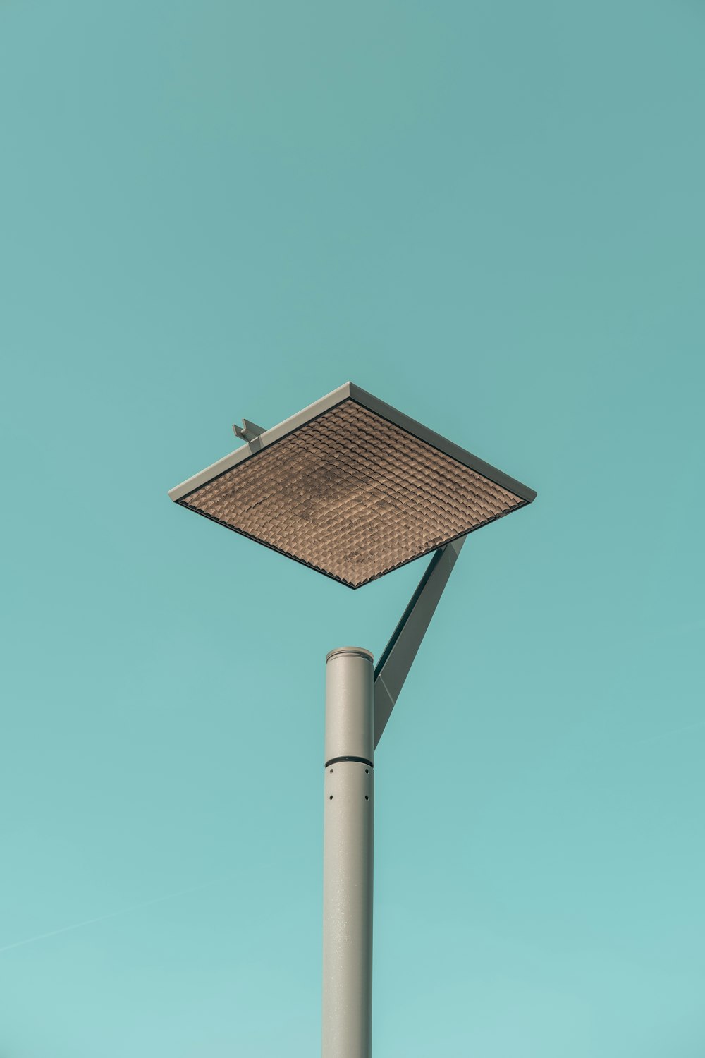 gray street light at daytime