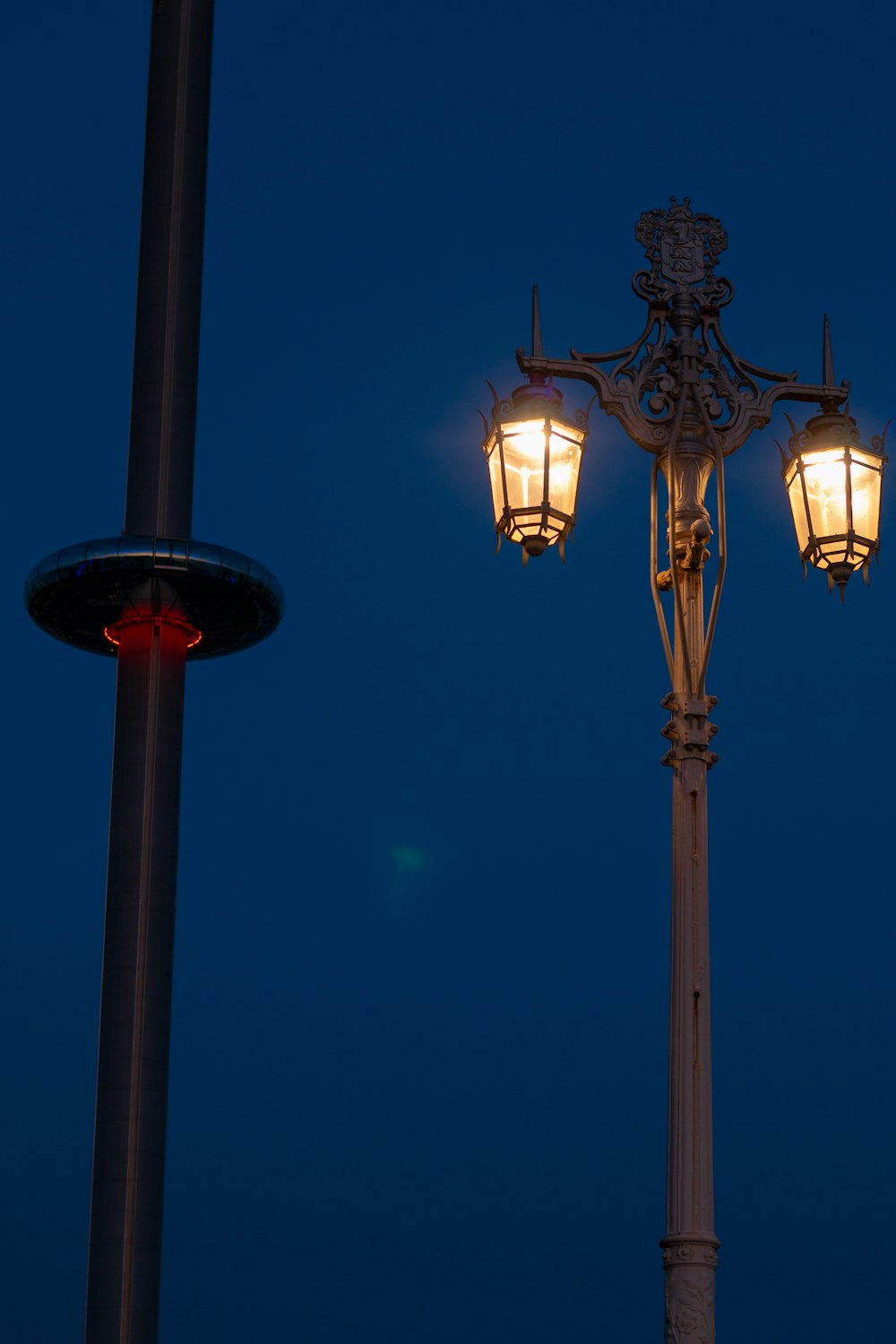 brown and grey street lamp