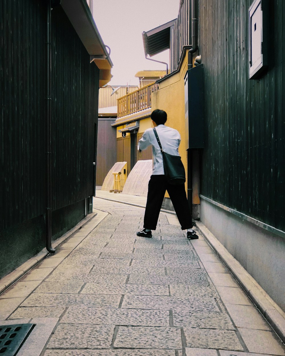 man wearing white dress shirt