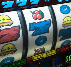 slot machine displaying three seven