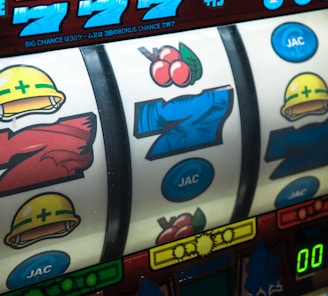 slot machine displaying three seven