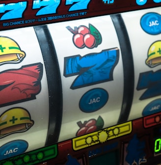 slot machine displaying three seven