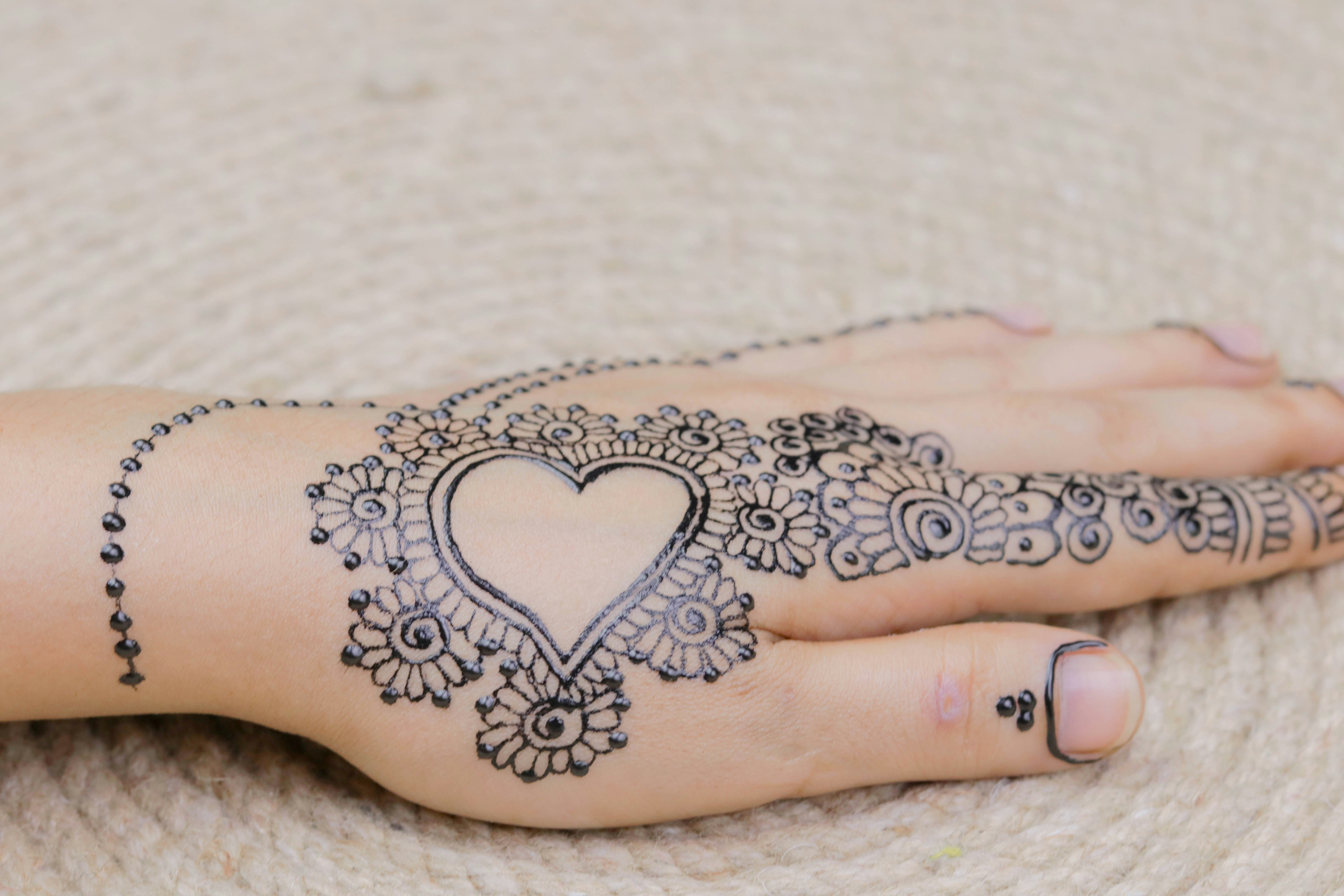 Henna Tattoo Pictures Download Free Images On Unsplash