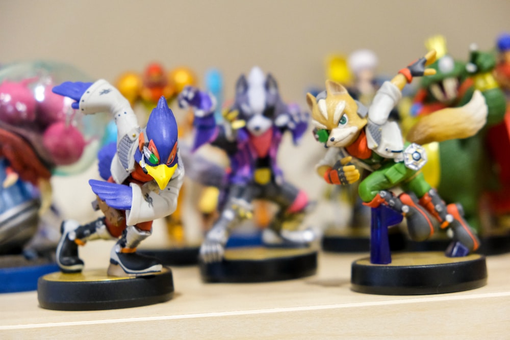 shallow focus photo of figurines