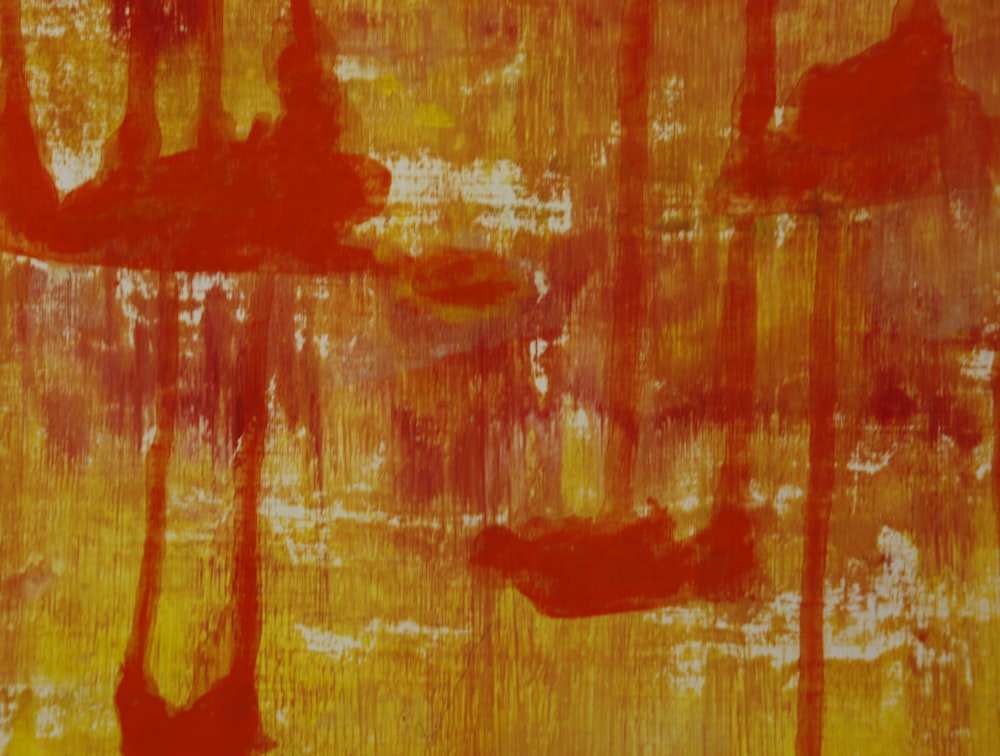 uma pintura de um guarda-chuva vermelho e um fundo amarelo