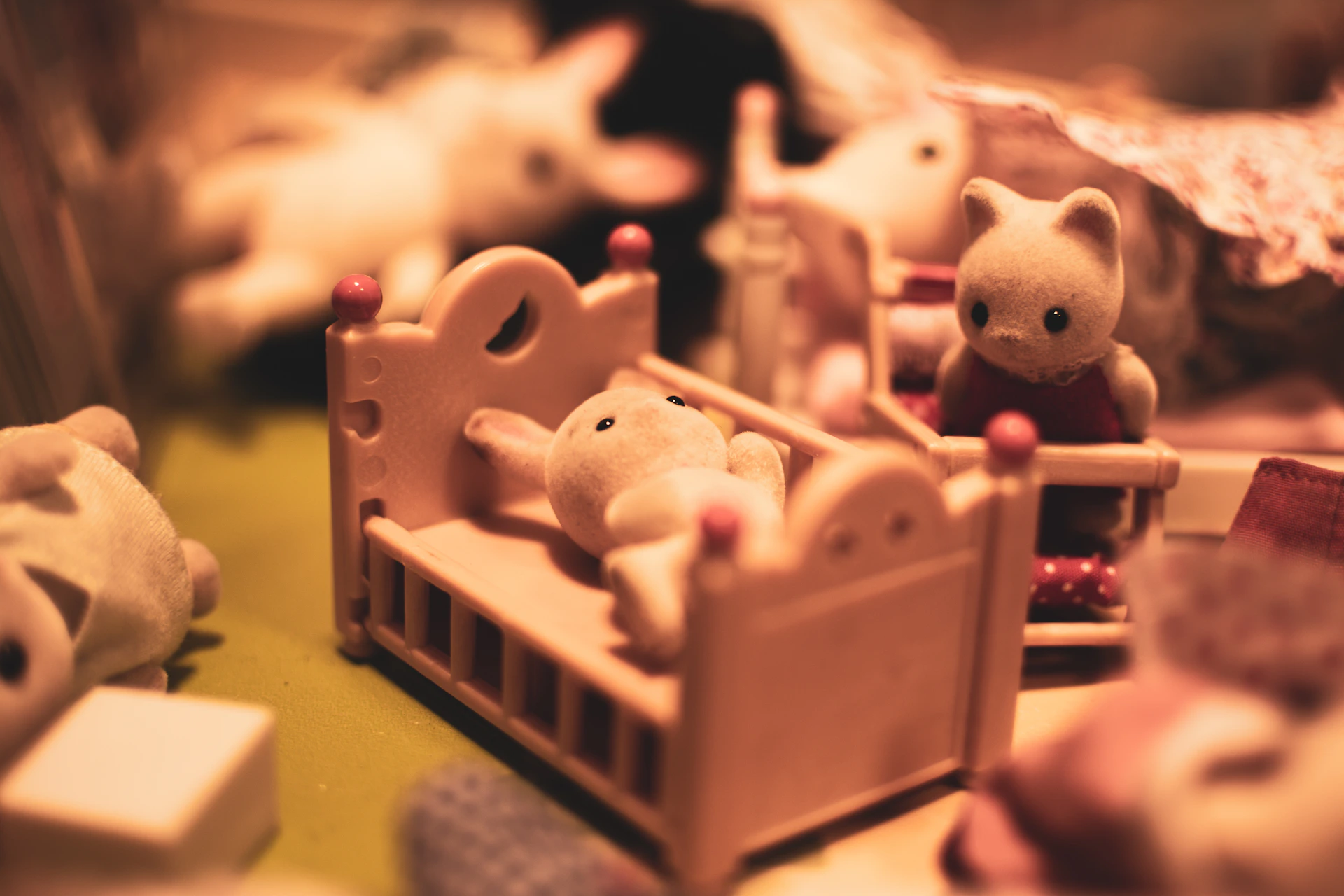bear on brown crib toy