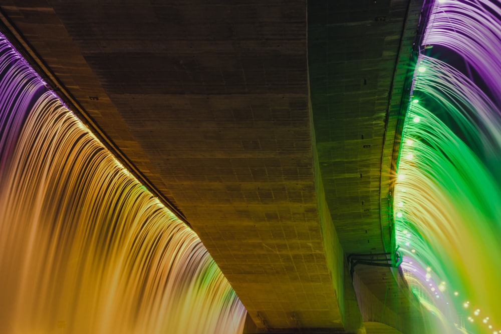 a bridge that has a bunch of lights on it