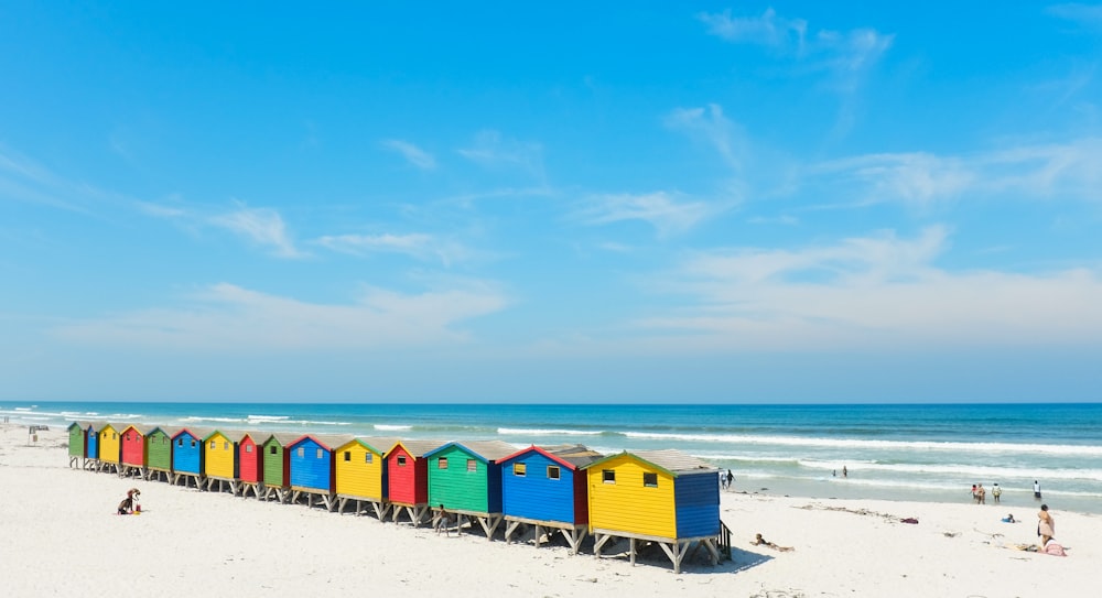 Cabañas cerca de la línea de playa