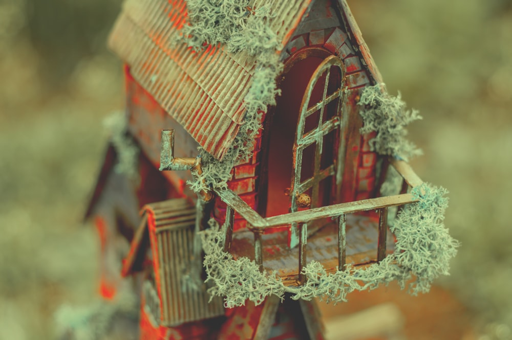 closeup photo of miniature house