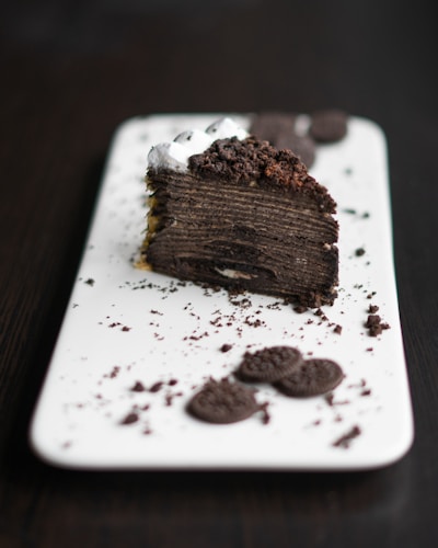 slice of cookies and cream cake