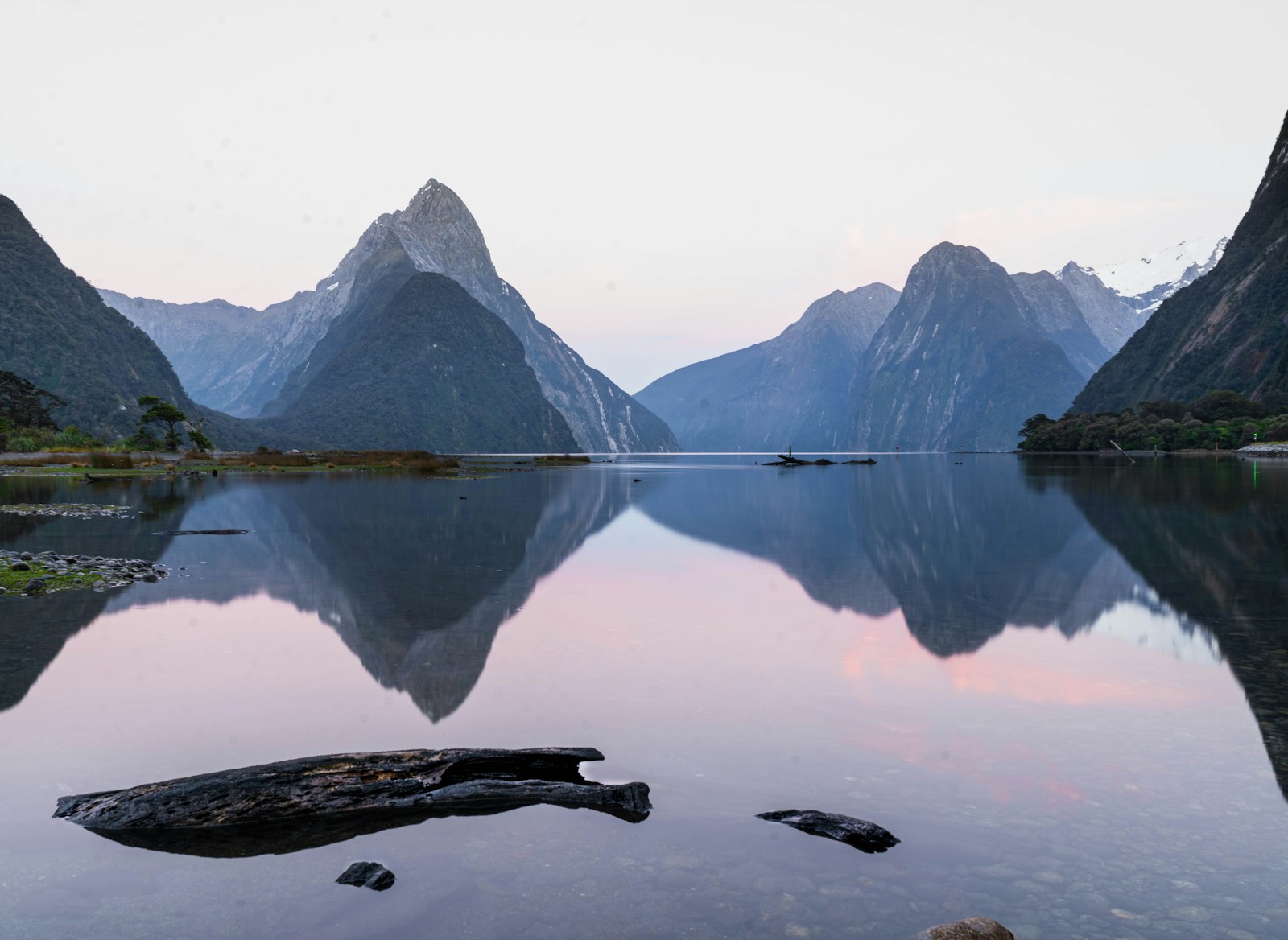 Sony a7R II + Sony FE 28-70mm F3.5-5.6 OSS sample photo. Reflection of mountain on photography