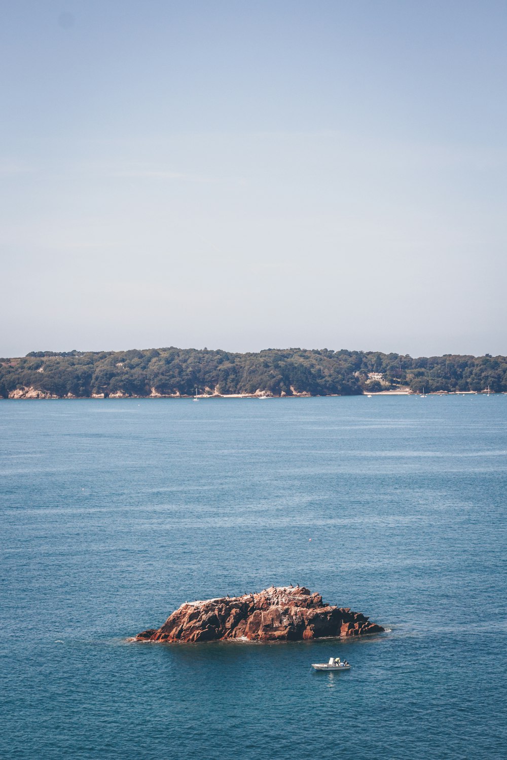 island scenery in the middle of ocean