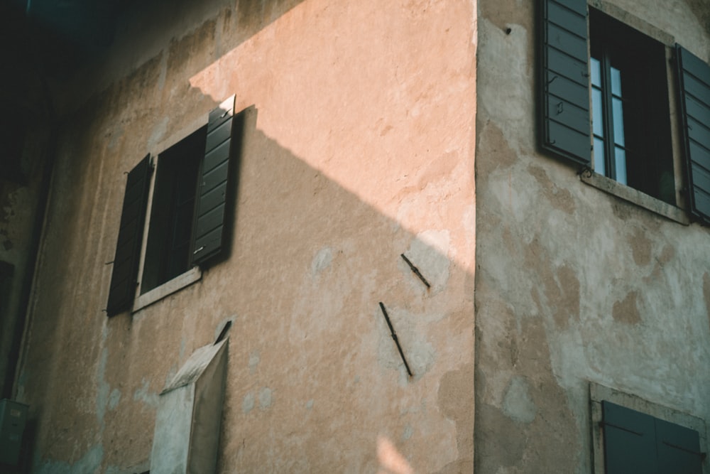 brown concrete building