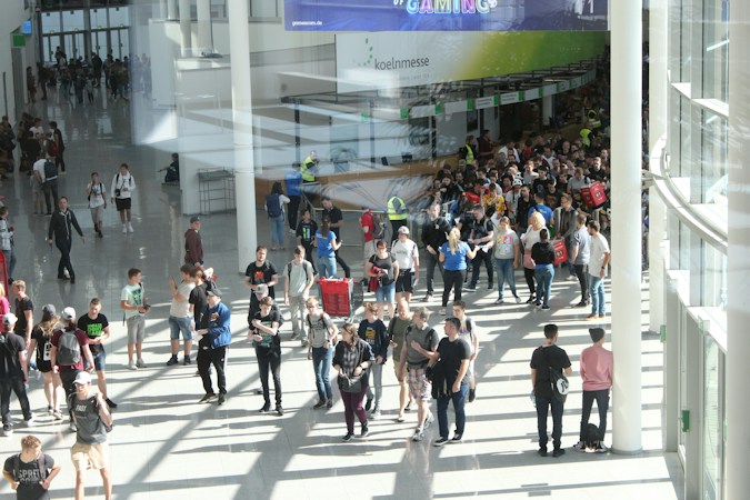 Visitors walking a busy pedestrian walkway, the foot traffic that drives Clark County hospitality jobs