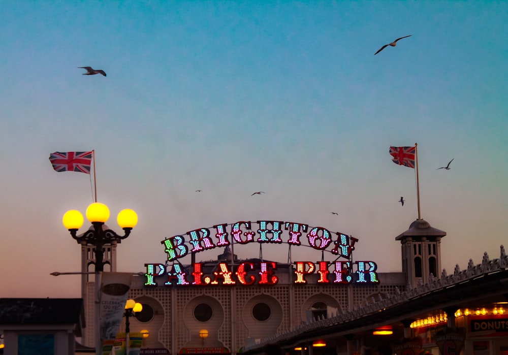 Jetée du palais de Brighton la nuit