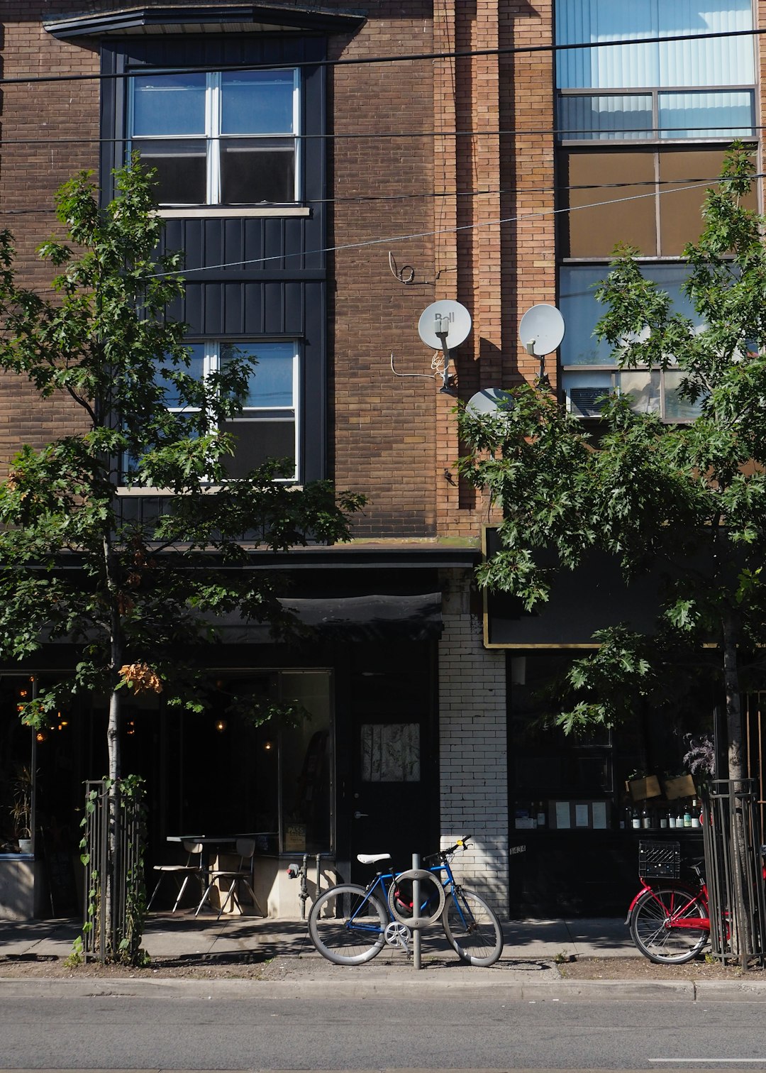 bikes parking near concrete house