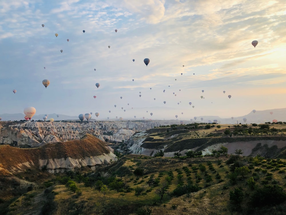 flying hot air balloons