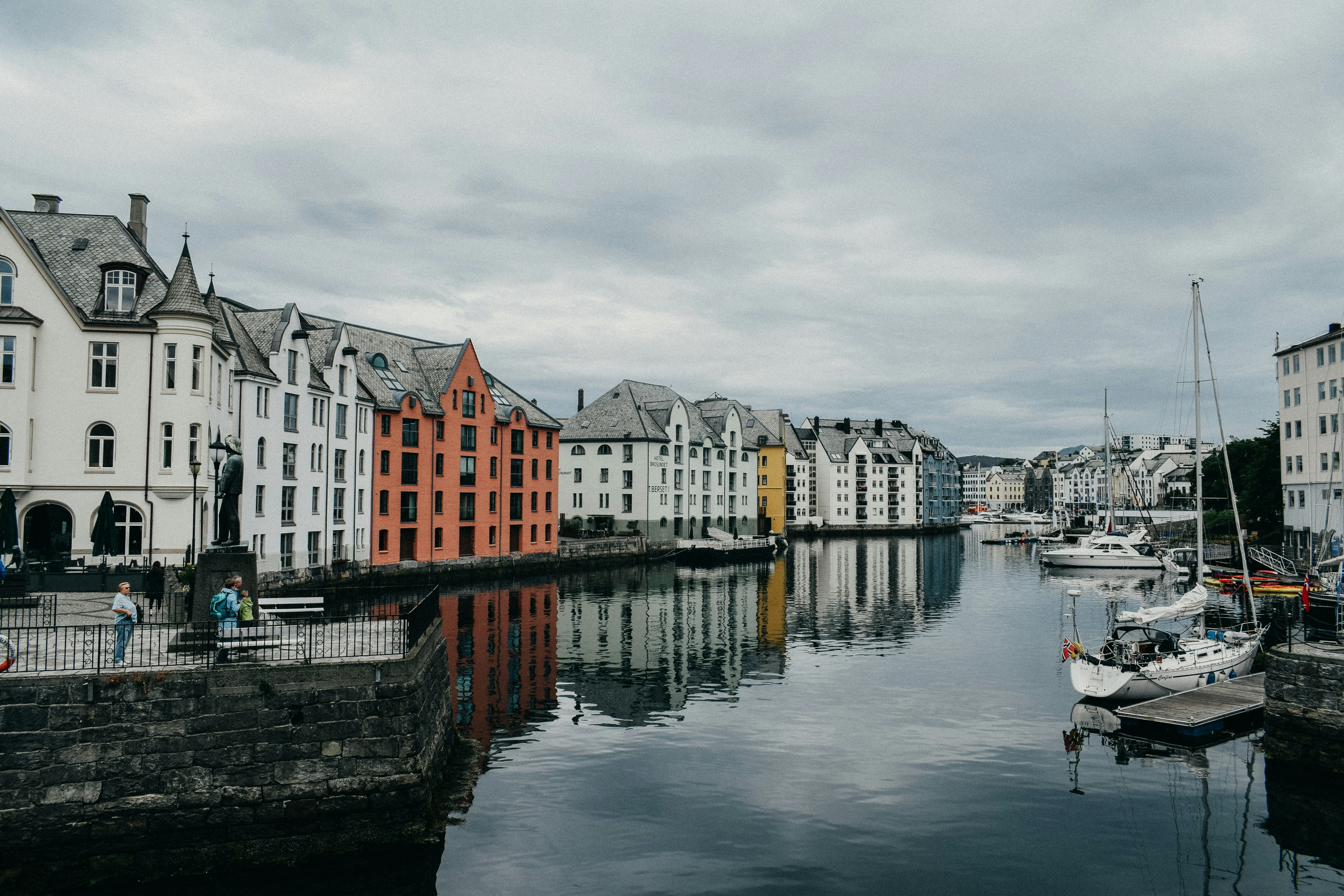 Photo by darya_tryfanava