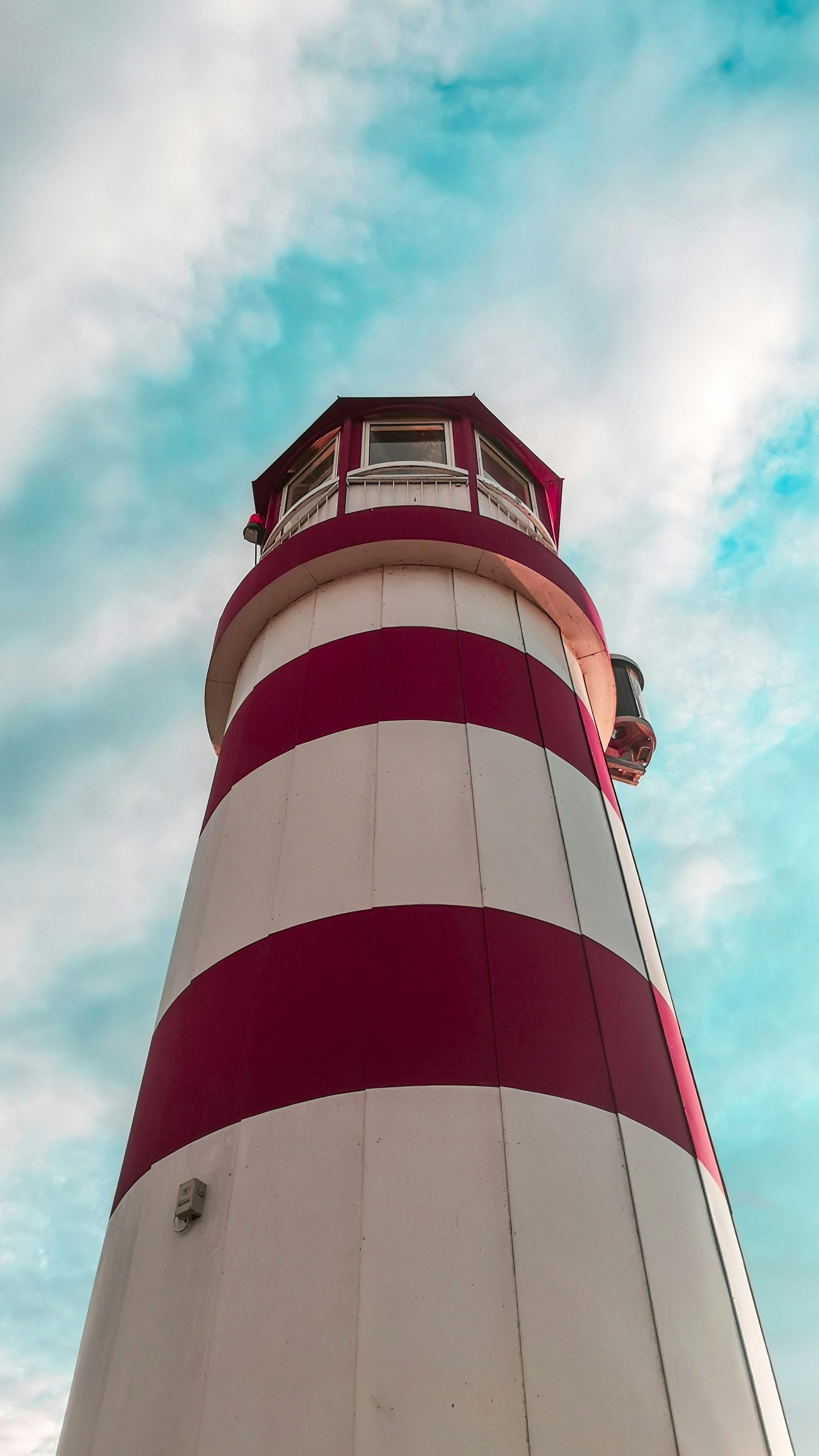 Lámpara blanca y roja