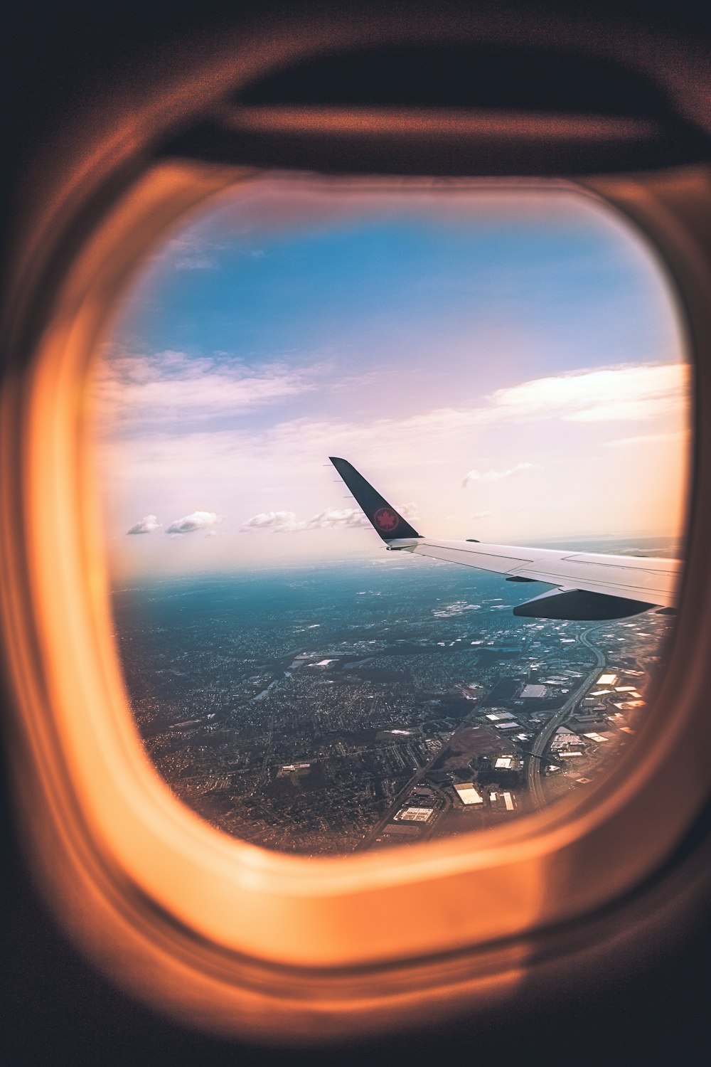 昼間の写真撮影時の飛行機の窓