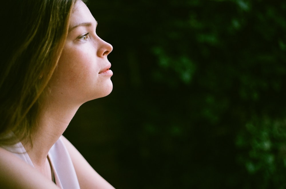 woman facing towards right