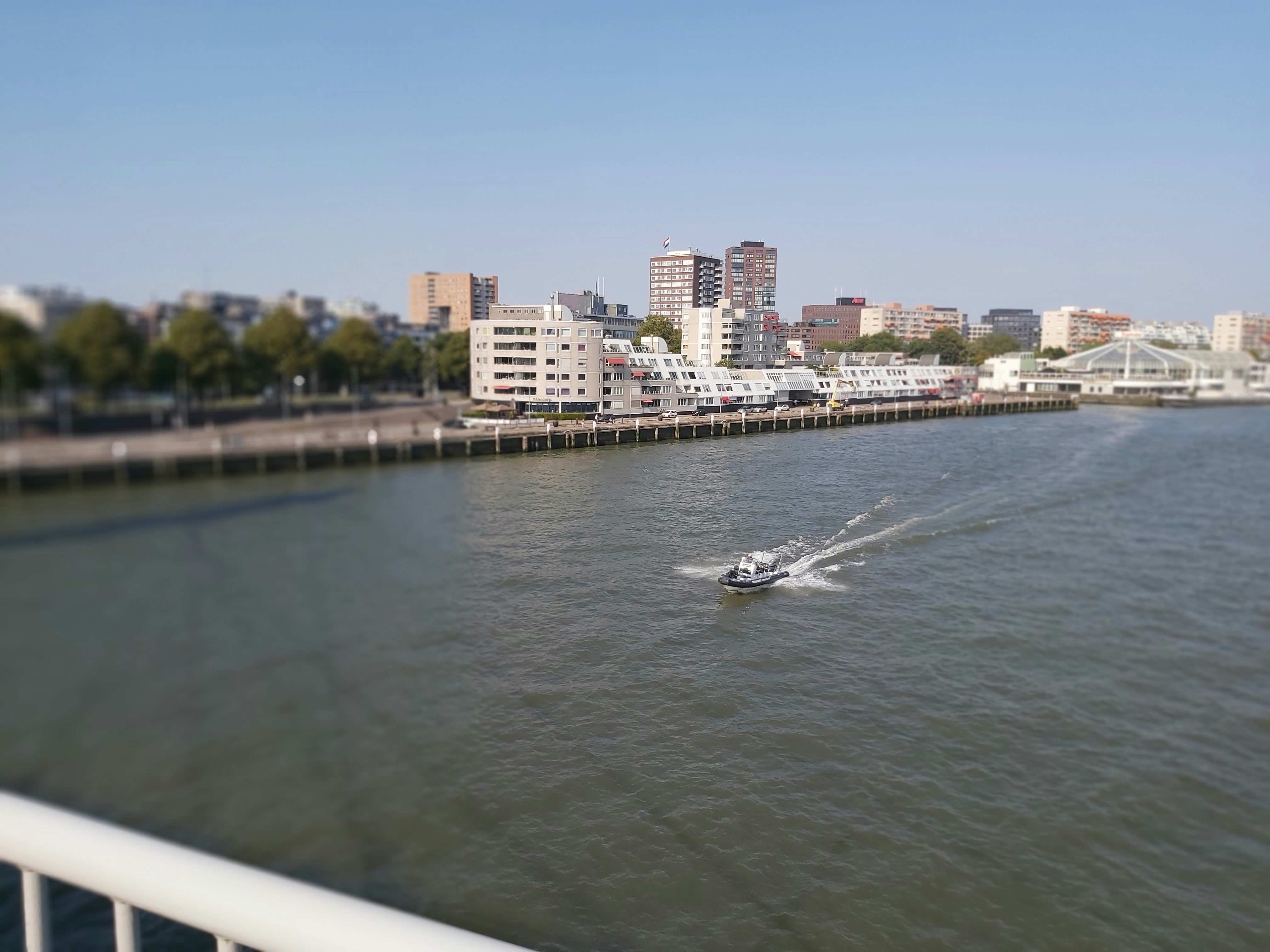 motorboat during daytime