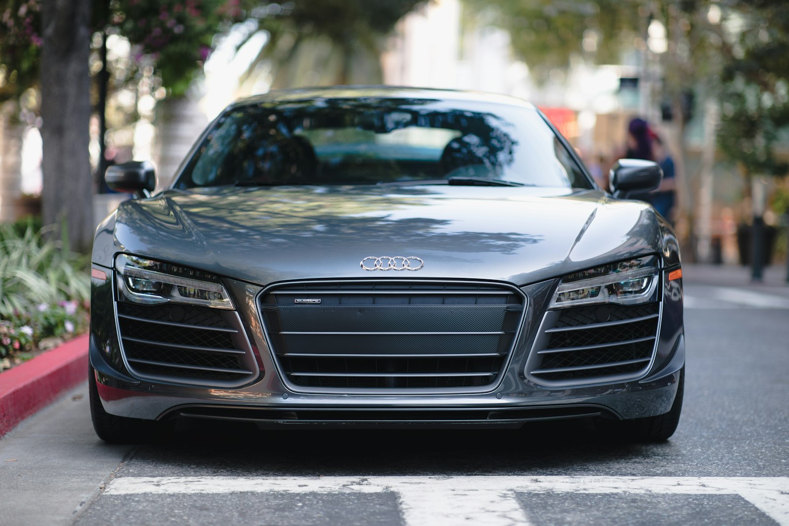 Canon EF 85mm F1.4L IS USM sample photo. Gray audi r8 photography