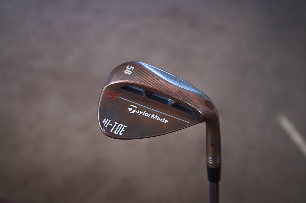 gray Taylormade golf club