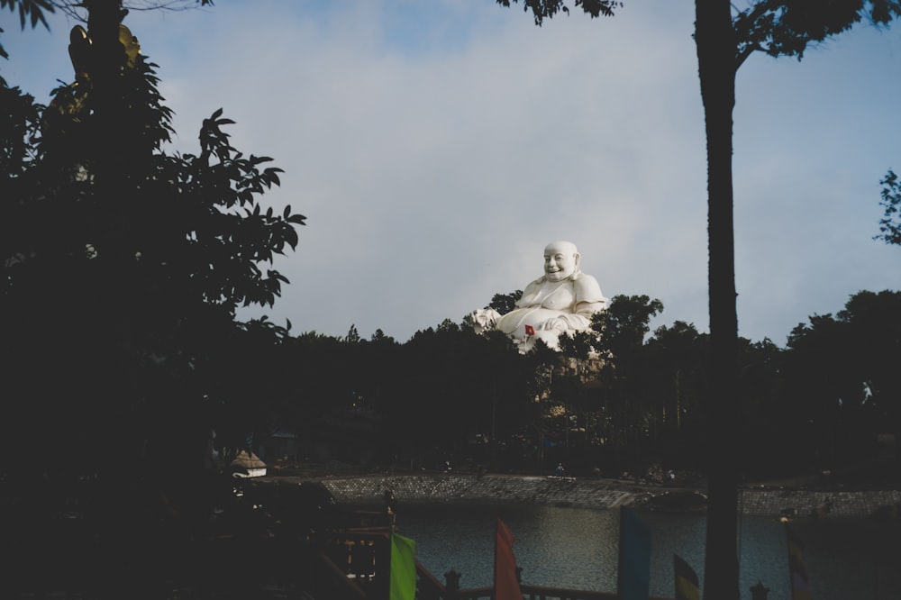 Buddha statue during daytime