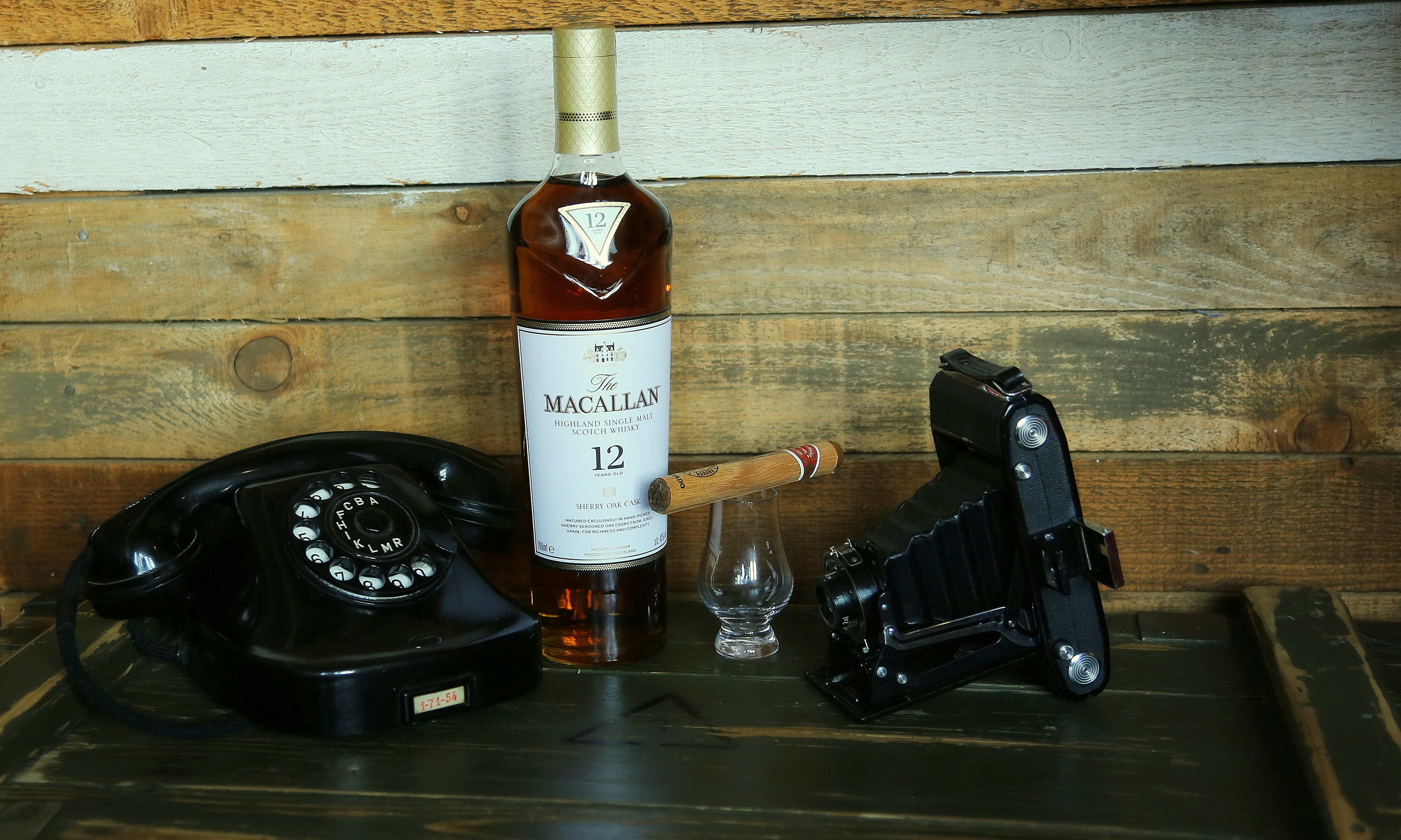 whisky art cigar old camera 