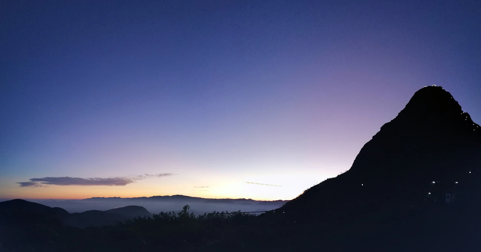 Adam's Peak (Sri Pada): The Pilgrim's Sunrise Climb