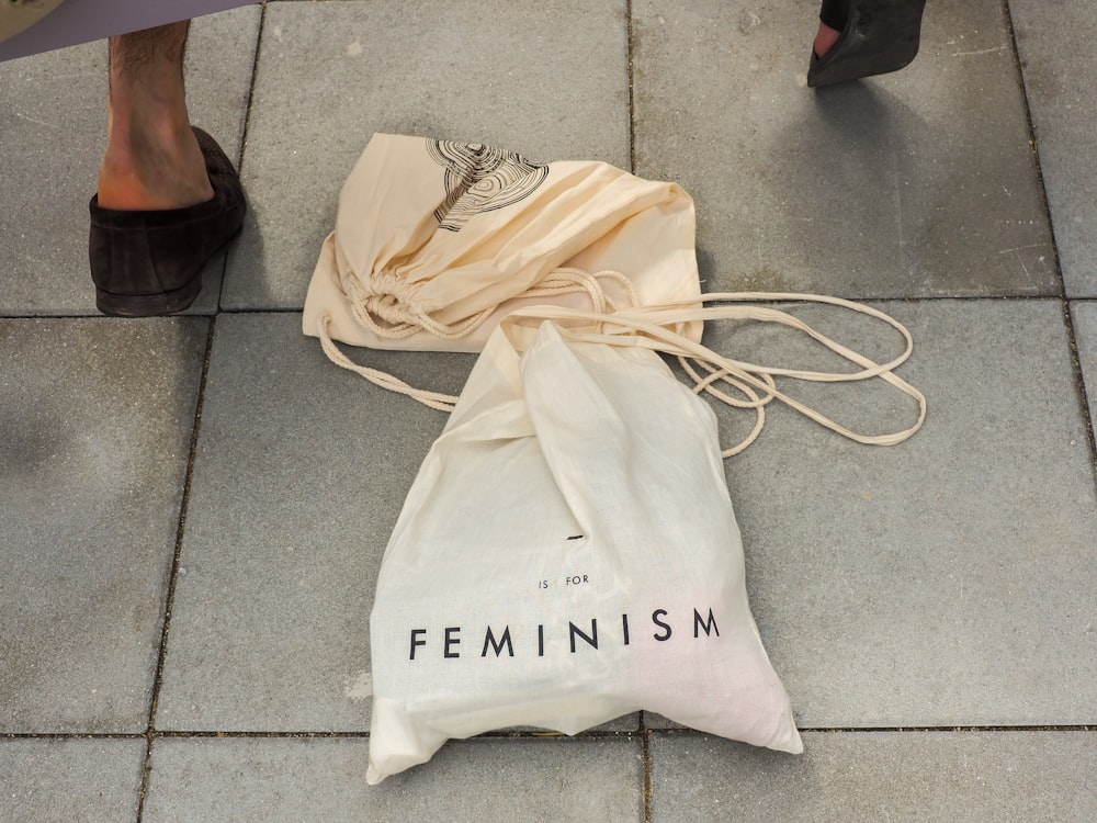 bolsa de plástico Feminisim blanca