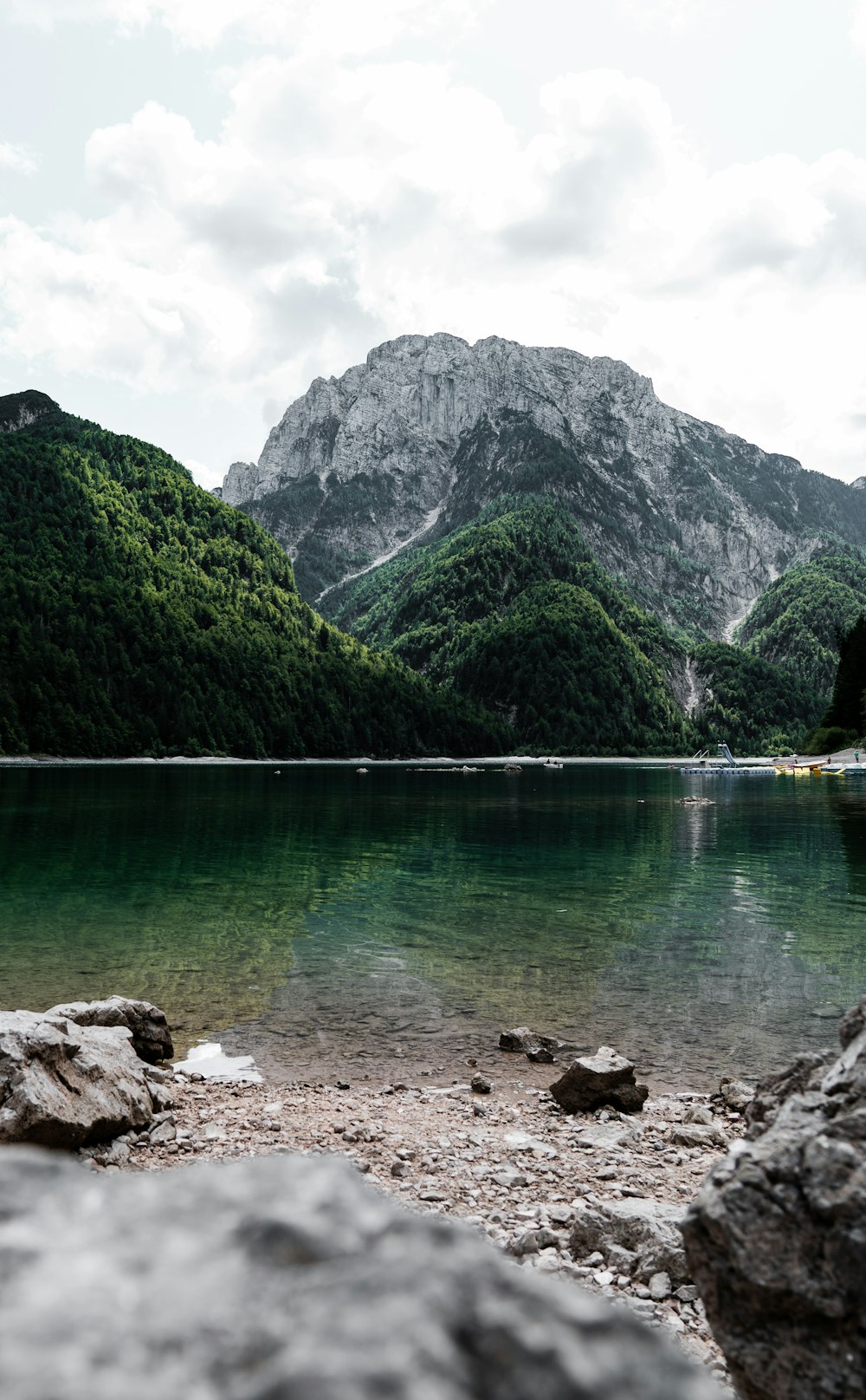 photographie en gros plan de la montagne