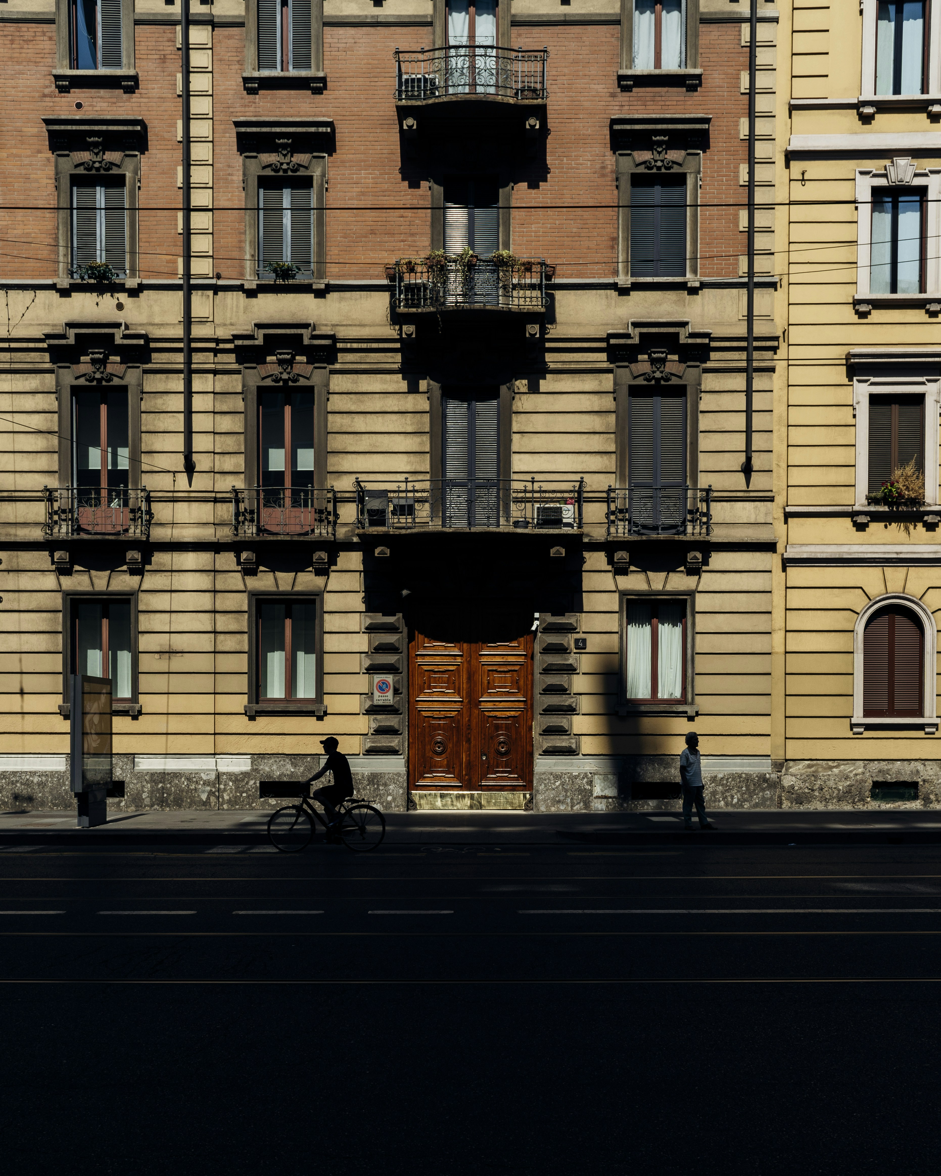 brown concrete building