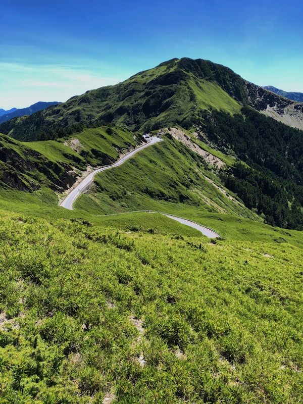合歡山主峰高山雲霧繚繞日出景觀攝影