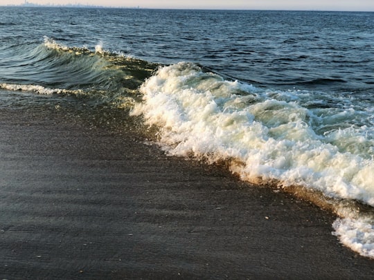 ocean wave at daytime in Hartshorne Dr United States